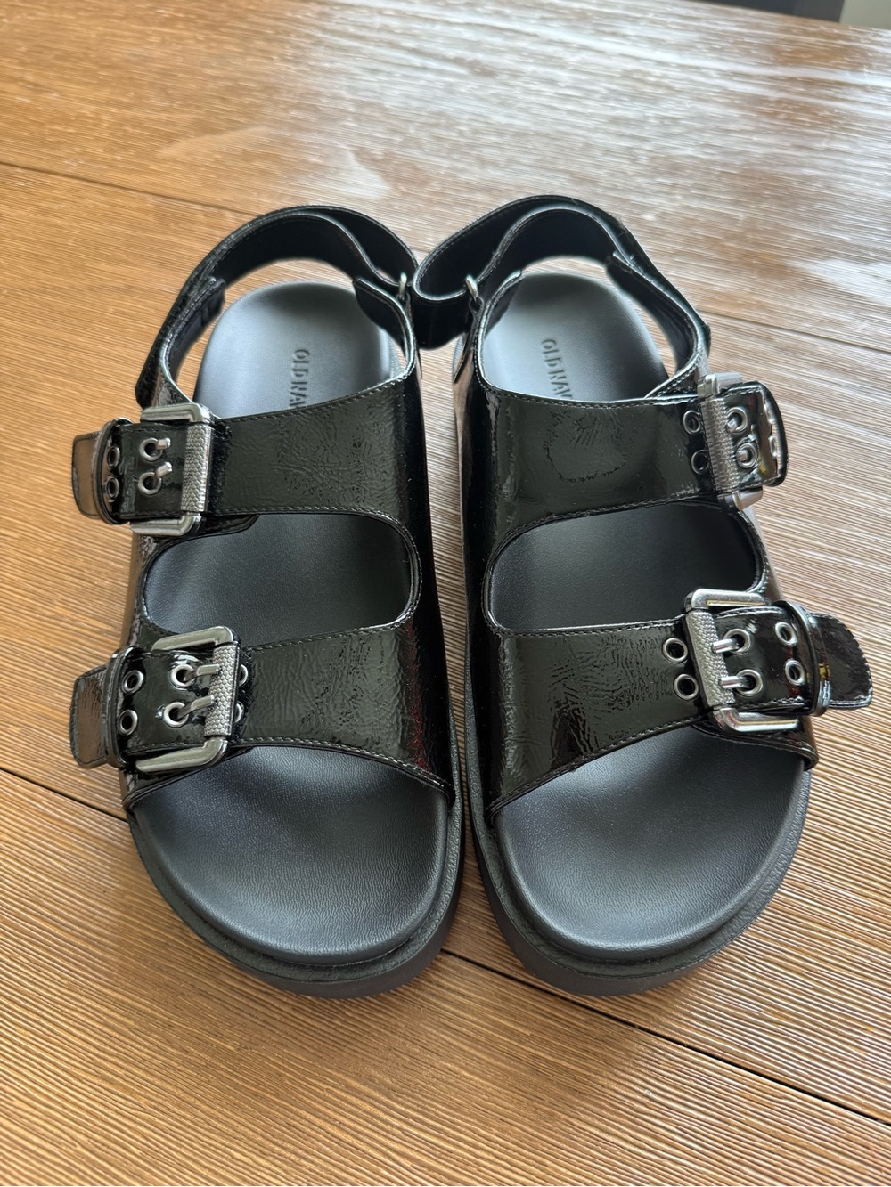 NWOT Women’s Old Navy Faux-Leather Chunky Sandals